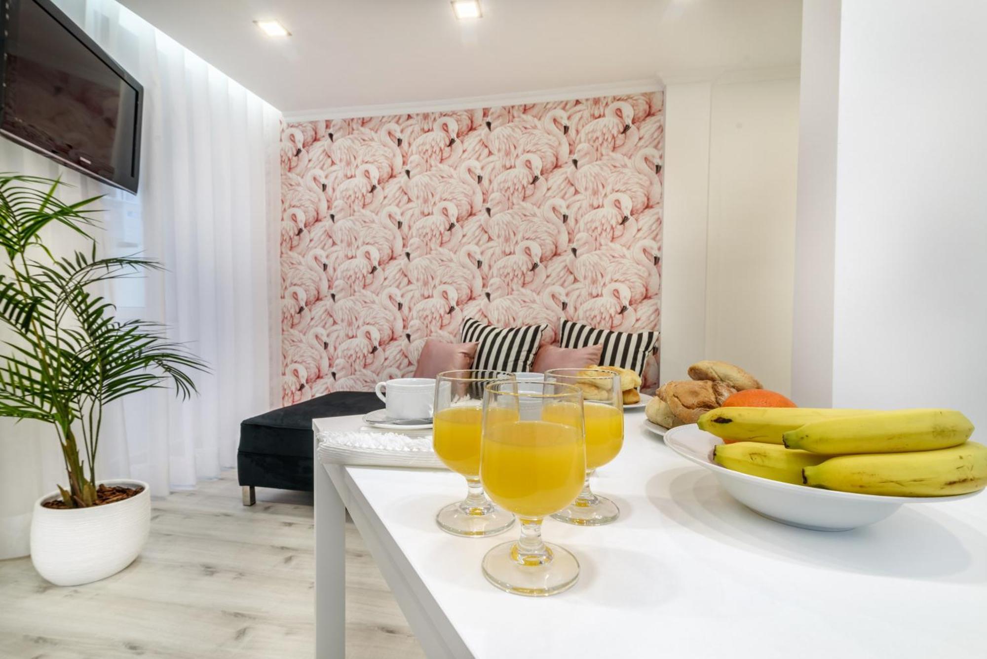 Whome City Chic Escape: Your Stylish Haven In Downtown リスボン エクステリア 写真