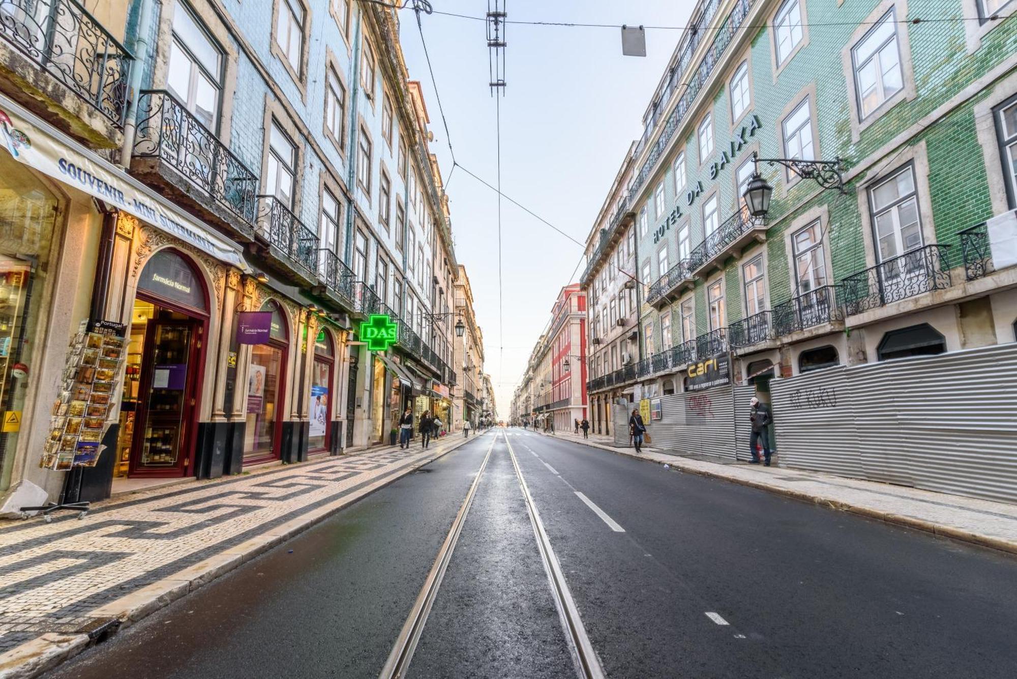 Whome City Chic Escape: Your Stylish Haven In Downtown リスボン エクステリア 写真
